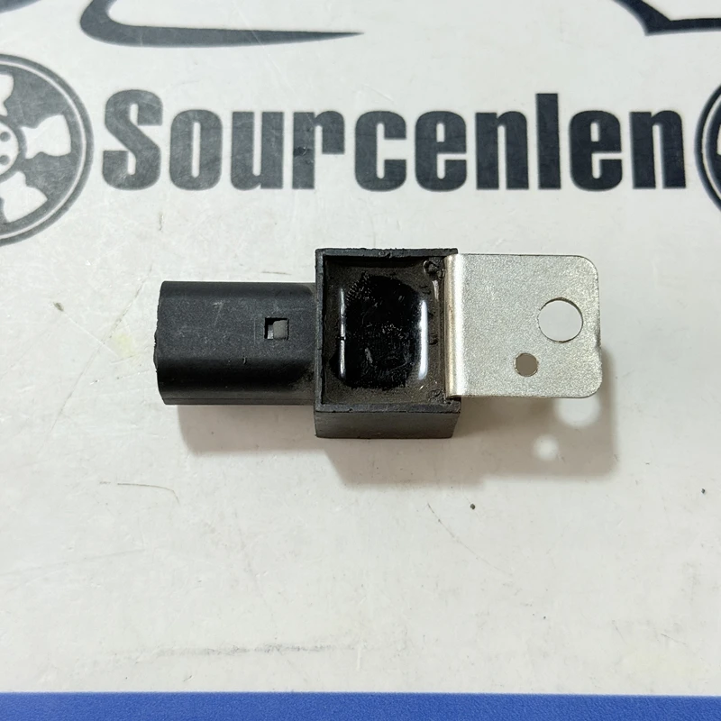Brand New Genuine Condenser Assy Ignition Coil Suits For Hyundai Kia 27325-26620 2732526620 view 4