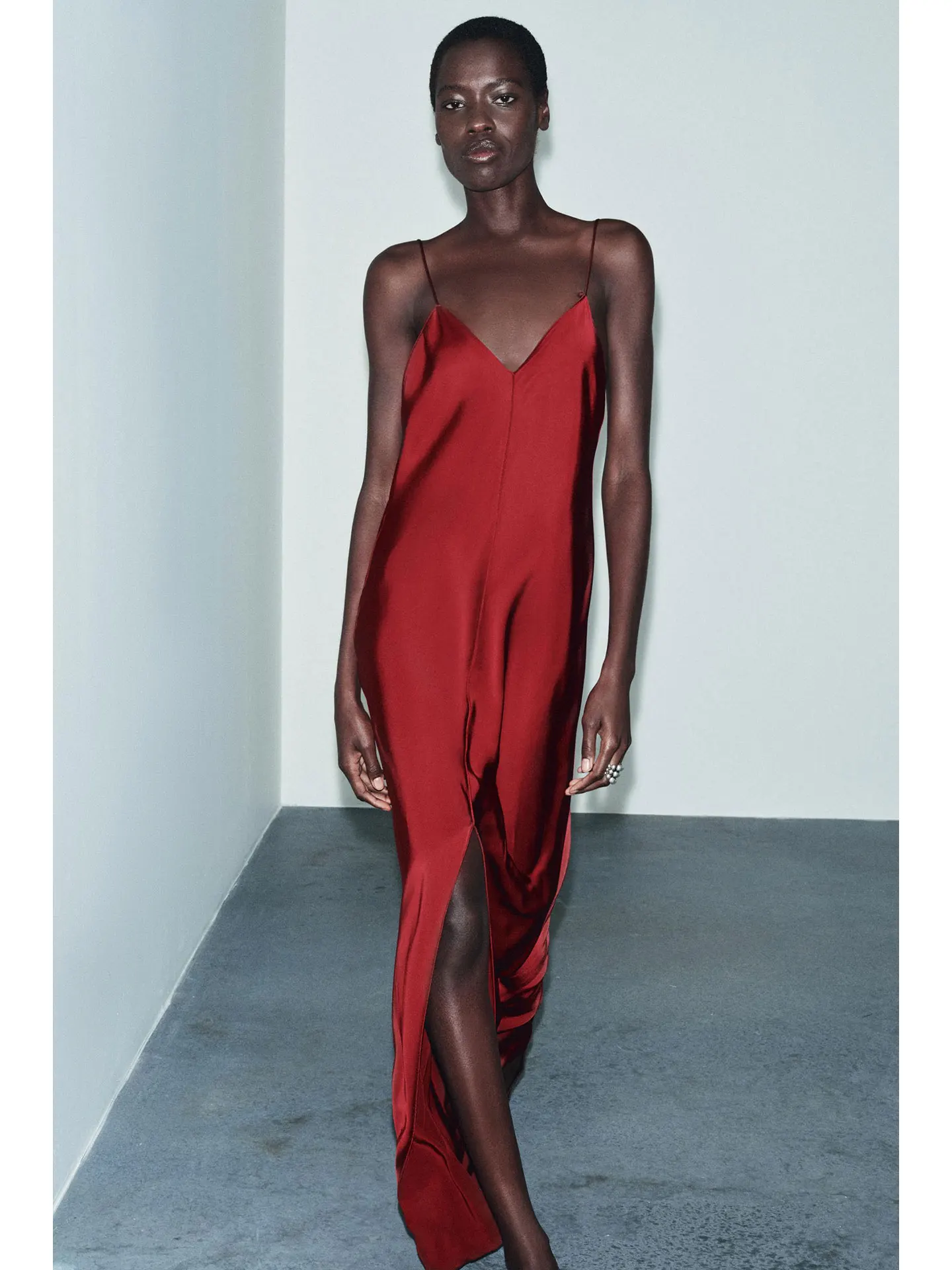 Printemps 2026 Sexy Satin Feel Strapl Dr Ele Casual Sle Split V-Ne Svel femmes Faion pièce unique