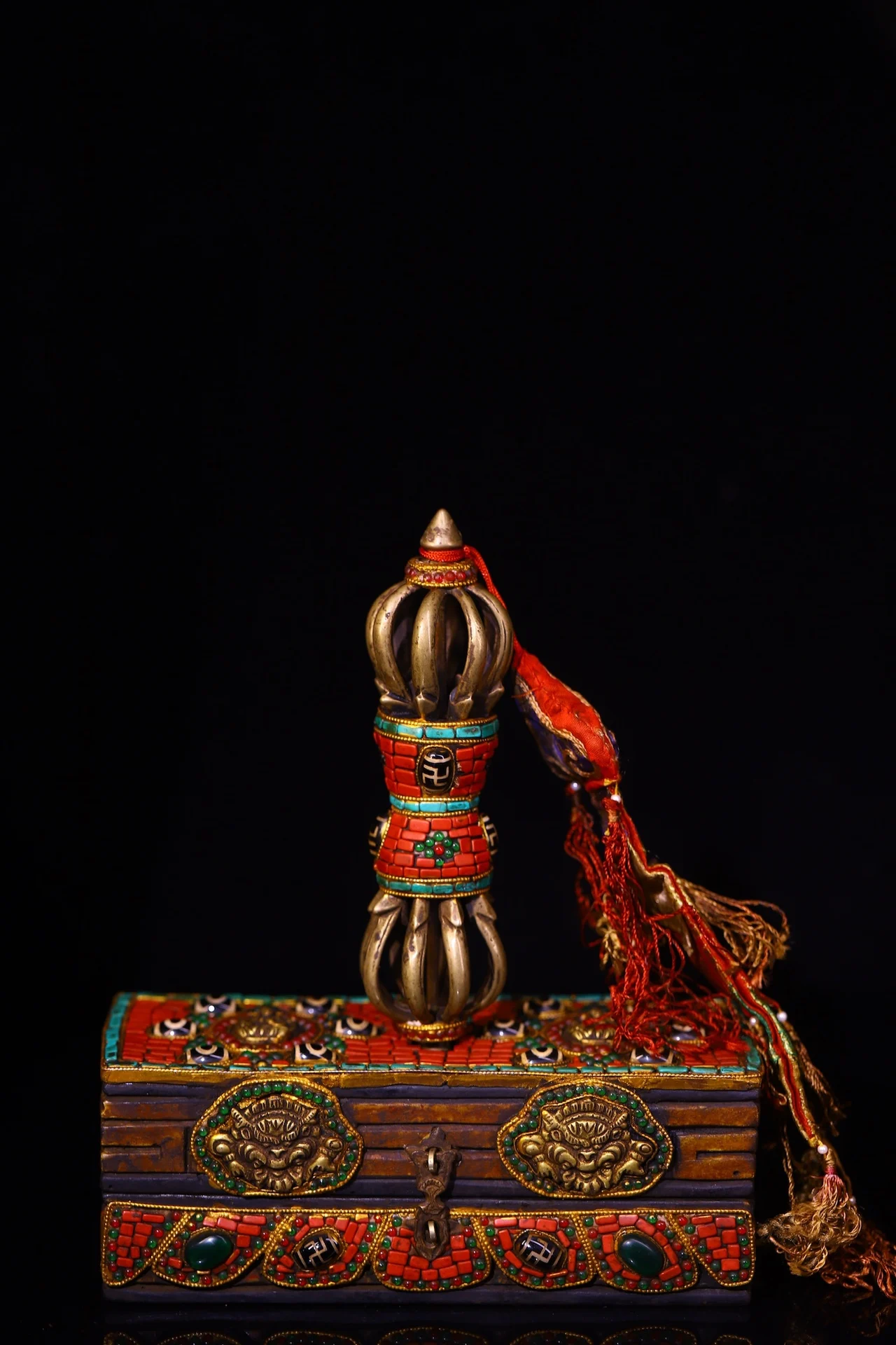 

8"Tibetan Temple Collection Old Bronze Mosaic Gem gZi Beads Turquoise Nine Shares Vajra Phurpa Amulet Painted Bodhi Root Box