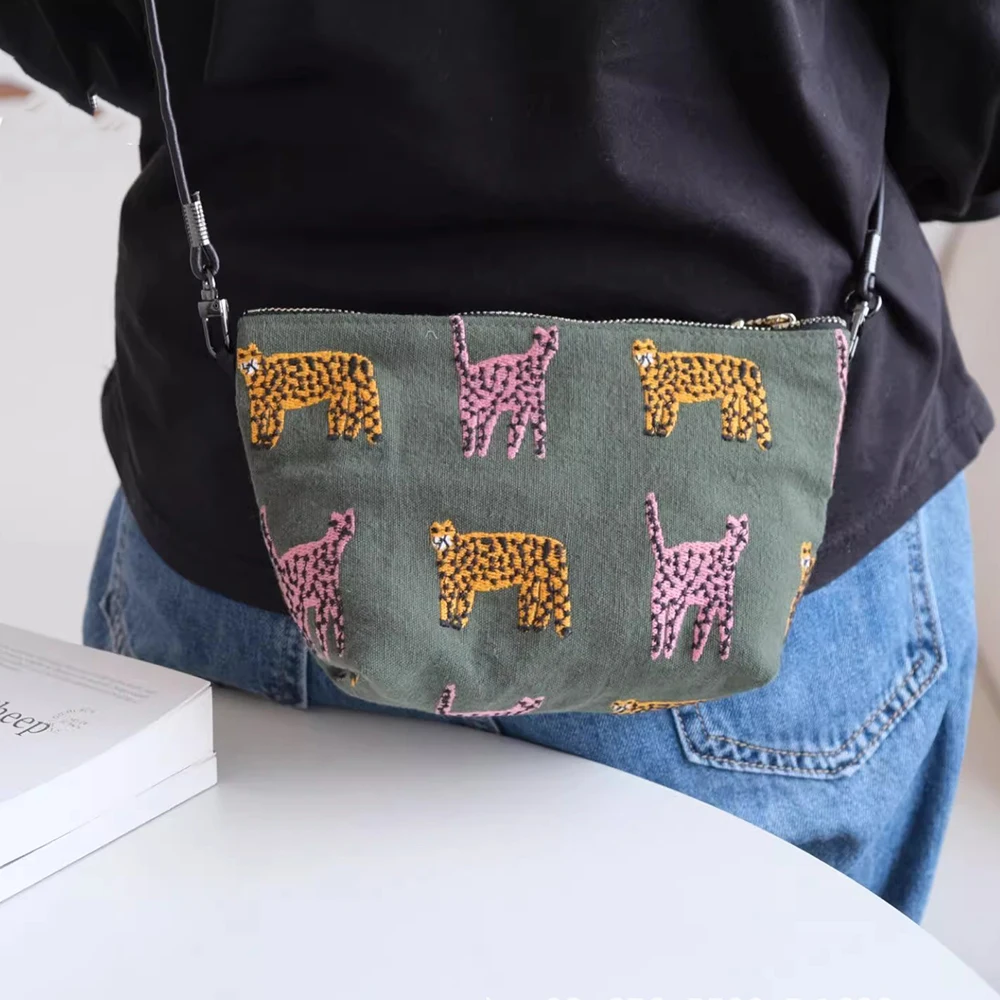 

Crossbody Bag For Women With Leopard Embroidery Cotton Linen Fabric Portable Clutch Purse For Accessories Stuff