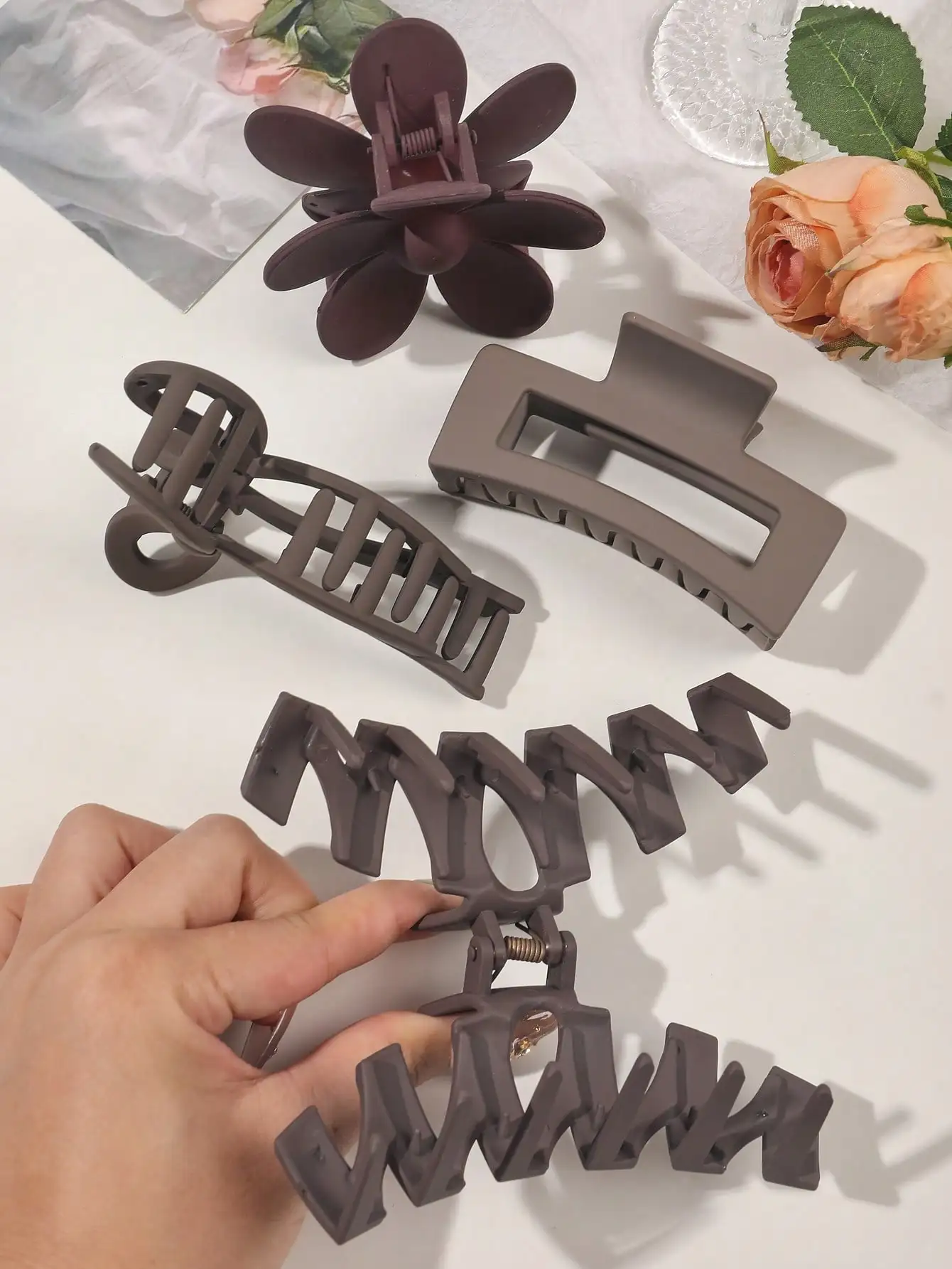 1/4 Uds. Pinzas en forma de garra para el cabello de varios estilos de moda de invierno para mujer, pinzas para el cabello de flores, accesorios antideslizantes para el cabello, pinzas cuadradas de plátano