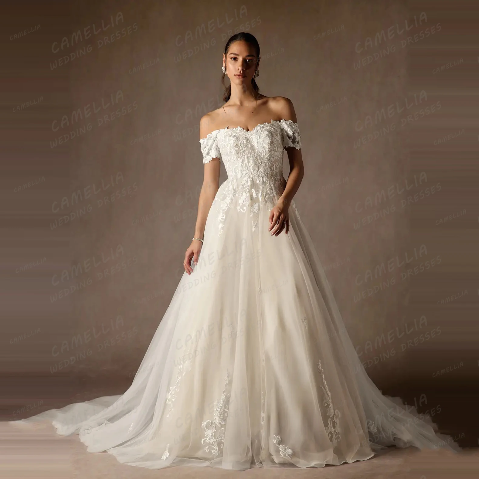 

Simple Boho Wedding Dresses Women's A Line Appliques Off Shoulder Tulle Bridal Gowns Vestidos De Novia Customized Robe De Mariée
