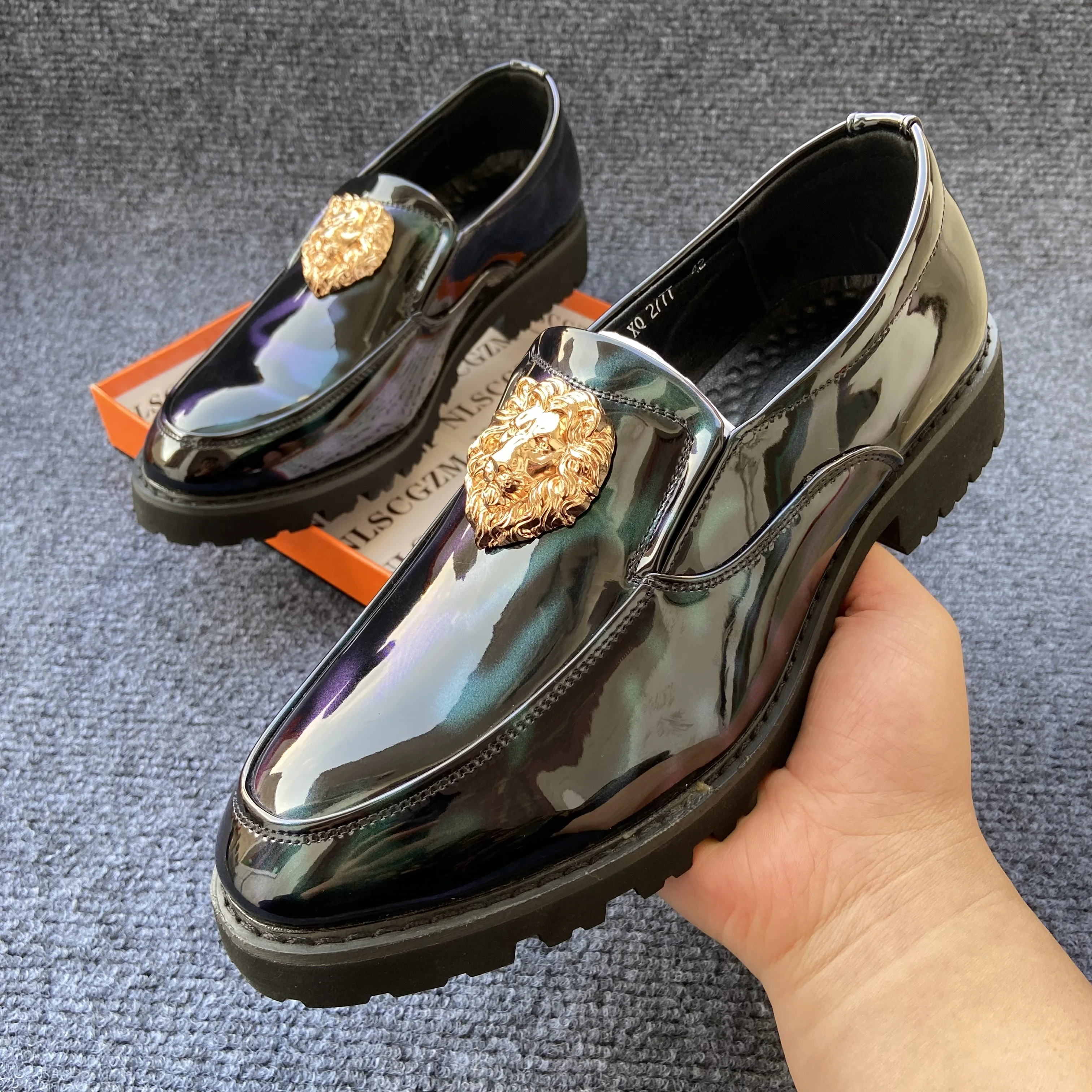 براءات الاختراع أحذية جلدية بدون كعب للرجال فستان أحذية فاخرة للرجل العلامة التجارية الرسمية أحذية رجالية حفلة موسيقية الأعمال عادية chaussure أوم