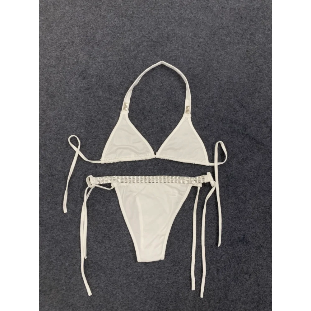 

Cross border niche design sense from Europe and America versatile fashion sexyrivets beach style fashionable summer white bikini