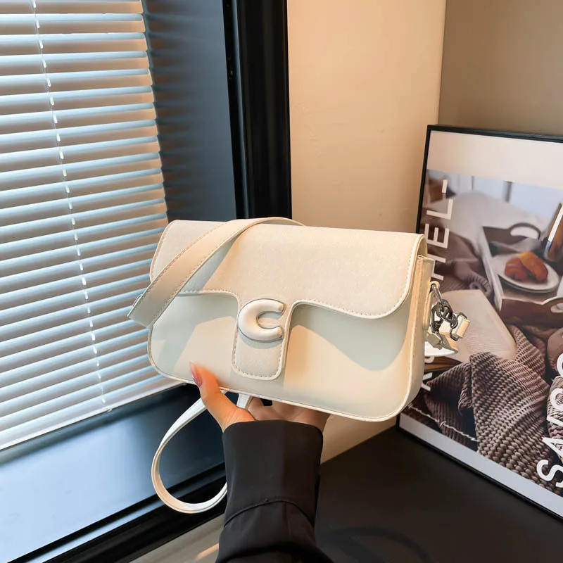 

​​Saddle Box Shoulder Bag Women Compact Underarm Purse Minimalist Silhouette Caviar Grain Coffee Run Transition​​