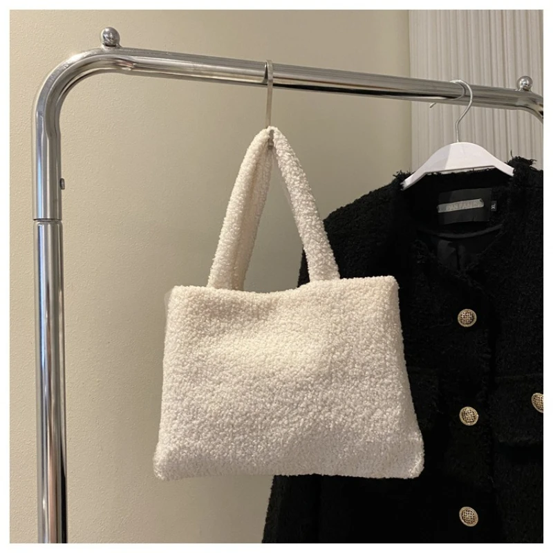 

Korean-style Soft Large-capacity Commuter Bag for Women Winter Crossbody Strap Imitate Lambskin Carrying Under The Arm