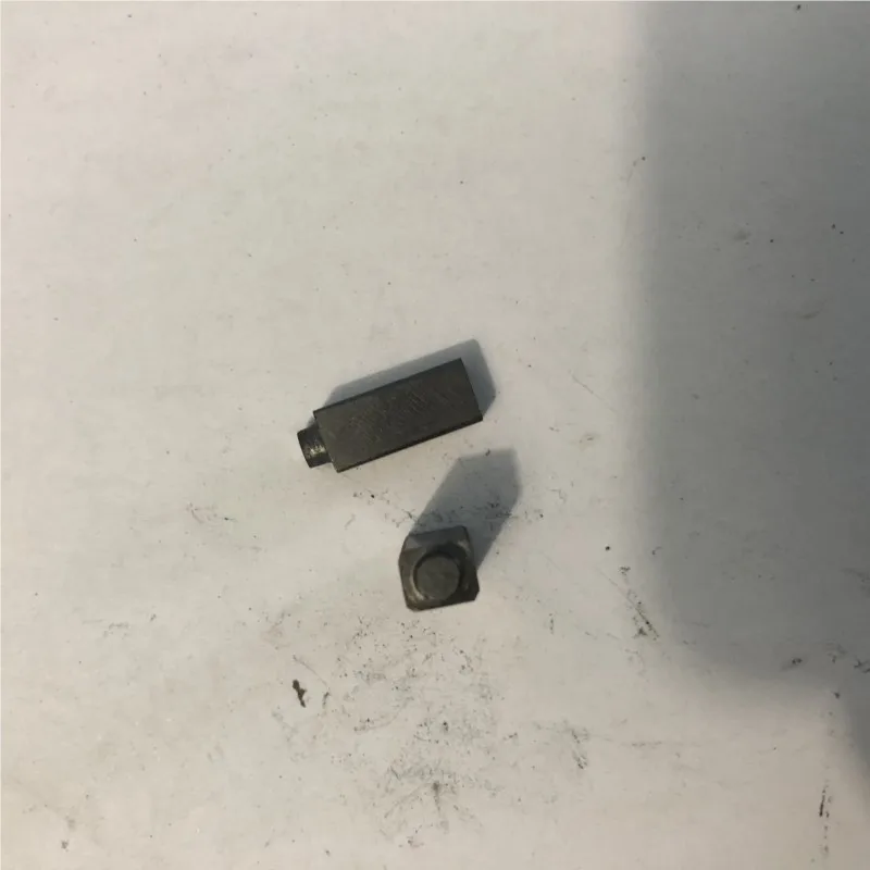 2PCS 5x6x16mm 0.19"x0.23"x0.63" Motor Electric Replacement Power Tool Carbon Brush Car