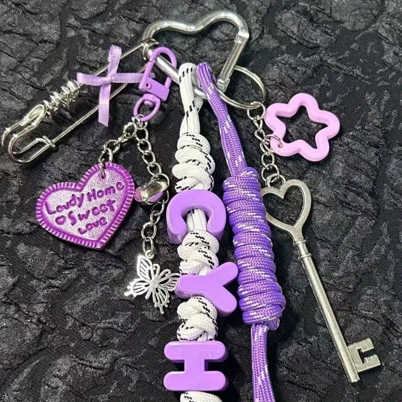 

Small and Unique Pendant Decorations for Women's Fashion Bags Keychains with Letters and Hearts Hanging Keychains