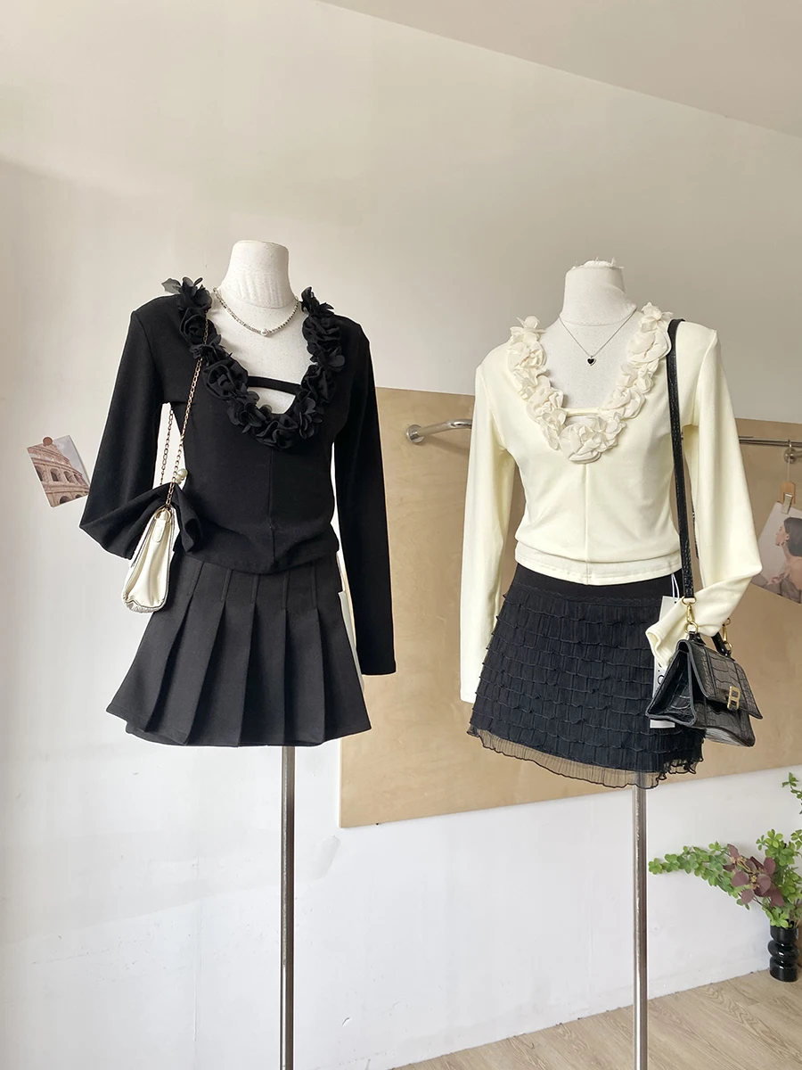 Korean Design V-Neck Long Sleeve Base T-Shirt Women's Slimming Flower Decoration Versatile Atmosphere Black Top Commute Style