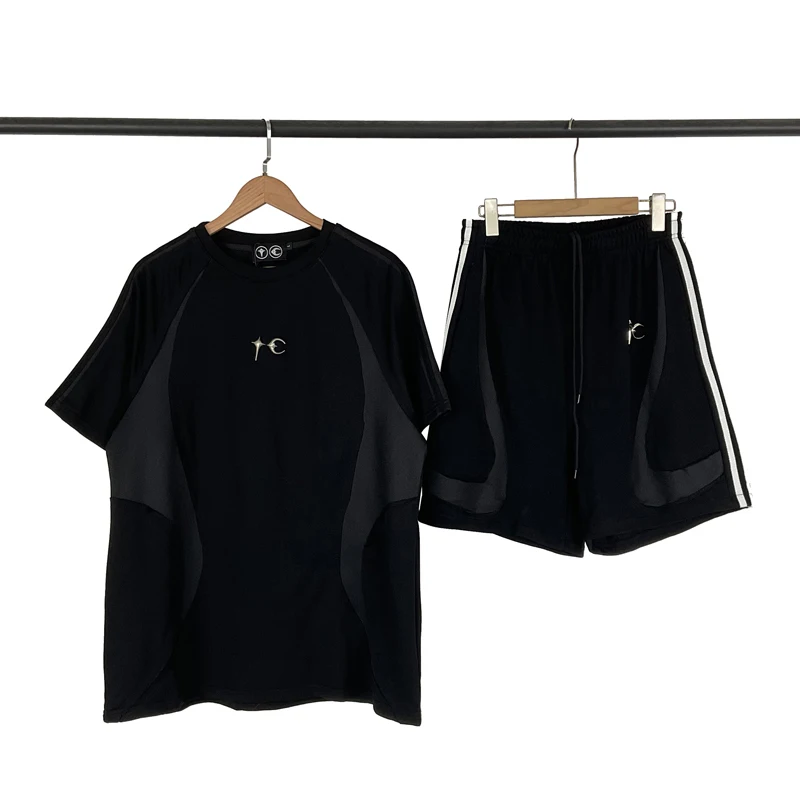 

Fashion New Casual Sports Suit Classic Metal Logo Thug Club T-shirt Sweatpants High-quality Men Women Short Sleeve Shorts