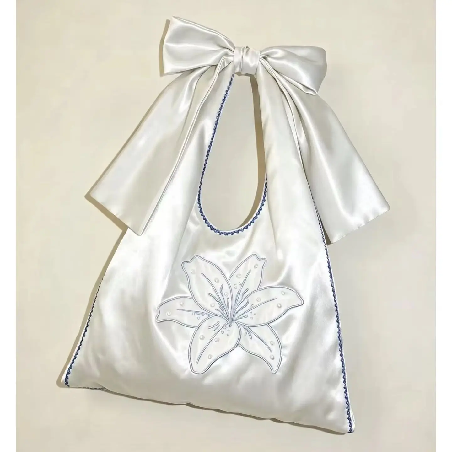 

Embroidered Lily Pearl Shoulder Bag Bow Contrasting Color Underarm Bag Elegant Large Capacity Tote Bag Commuter Women's Bag