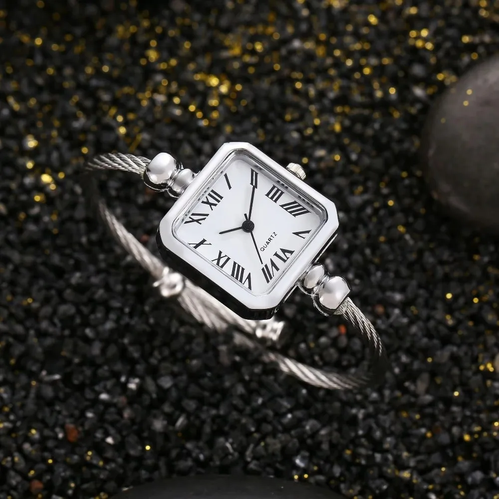 Open-Ended Bracelet Bracelet Watch Compact Size Analog Display Square Dial Watch Digital Square Dial Miniature Design