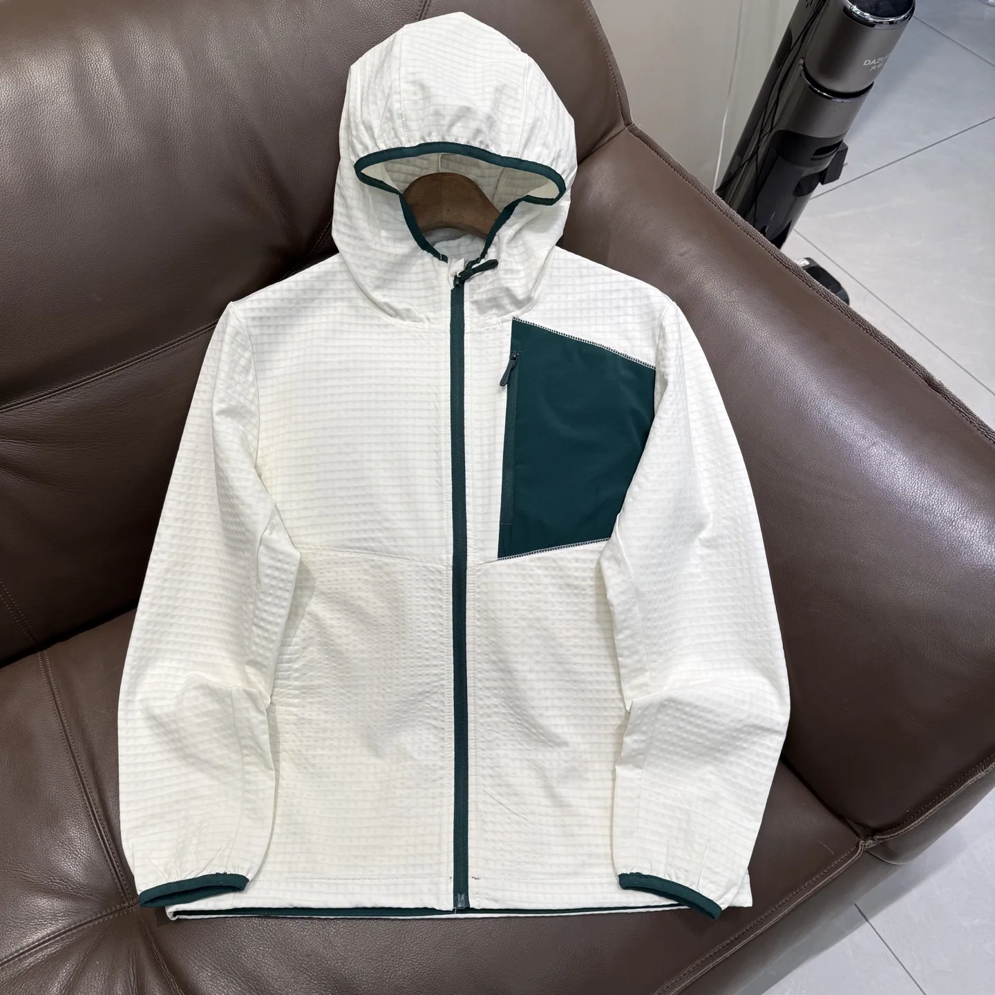

Outdoor Jacket Rock Climbing, Hiking, Camping, Fishing, Mountain Climbing, Traveling, Outing, Driving, Sports, Fiber Mesh Jacket