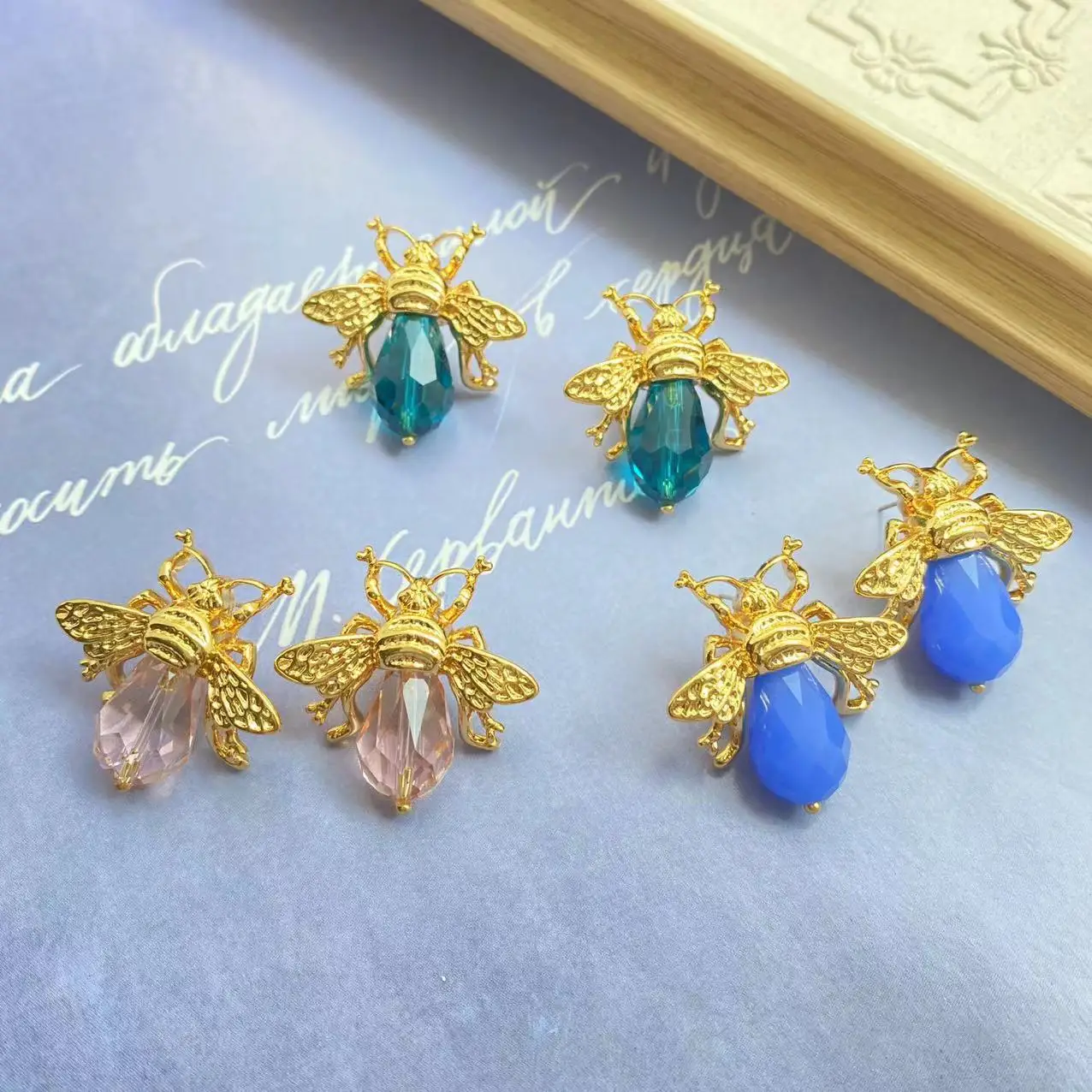 

Vintage Pastoral Stud Earrings, Personalized Insect Gold-plated Stud Earrings, Cute Little Bee Stud Earrings for Women