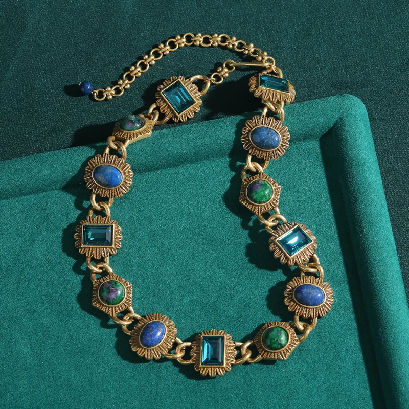 

Vintage Natural Stone Green Necklace Choker Oval Square Lapis Lazuli Rhinestone Antique Gold Color Luxury Jewelry Designer 2025