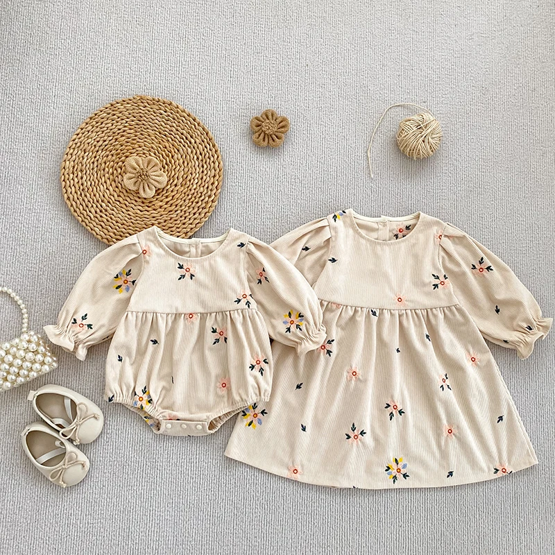 2026 Neues Herbst-Winter-Kleid für Mädchen 2-6 Jahre, Cordkleid mit Blumenstickerei, Langen Puffärmeln und Rundhalsausschnitt, A-Linien-Kleid – Detail 19