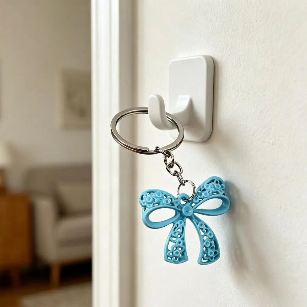 Wear-resistant Keychain 2pcs Hollow Bow Keychain Pendants Portable Key Rings with Chains Compact Key Holders for Men Women