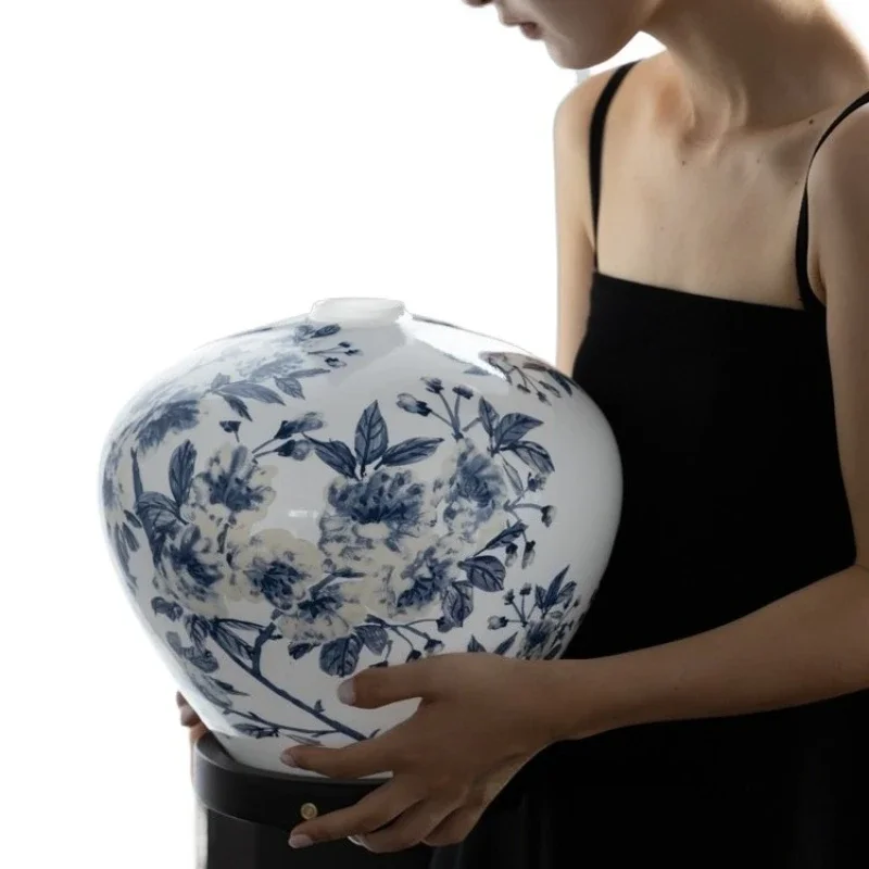 

French "blue and white peony" medieval glazed desk lamp, dimmable and rechargeable