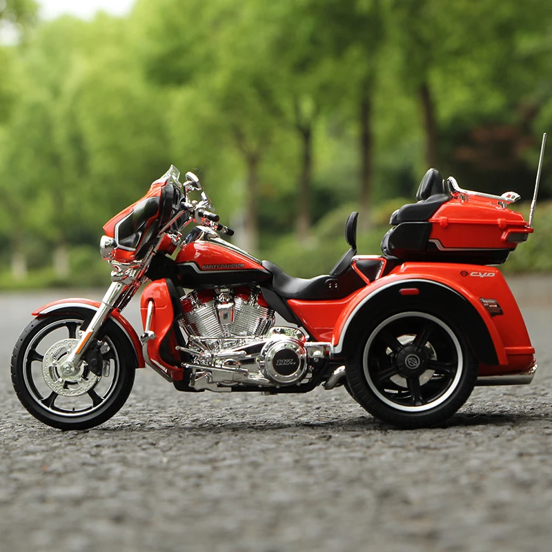 Maisto 1:12 Harley-Davidson CVO Tri Glide 2021 Trikes Die Cast Vehicles Collectible Motorcycle Model Toys Diecast Moto Gift