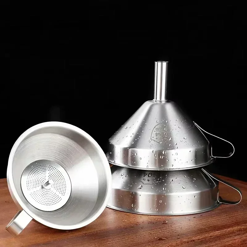 Trichter für die Küche, Trichter aus Edelstahl 304, Öl- und Flüssigkeitstrichter mit Sieb, kleiner Lebensmittelölfilter aus Metall für Flaschen-Küchenhelfer