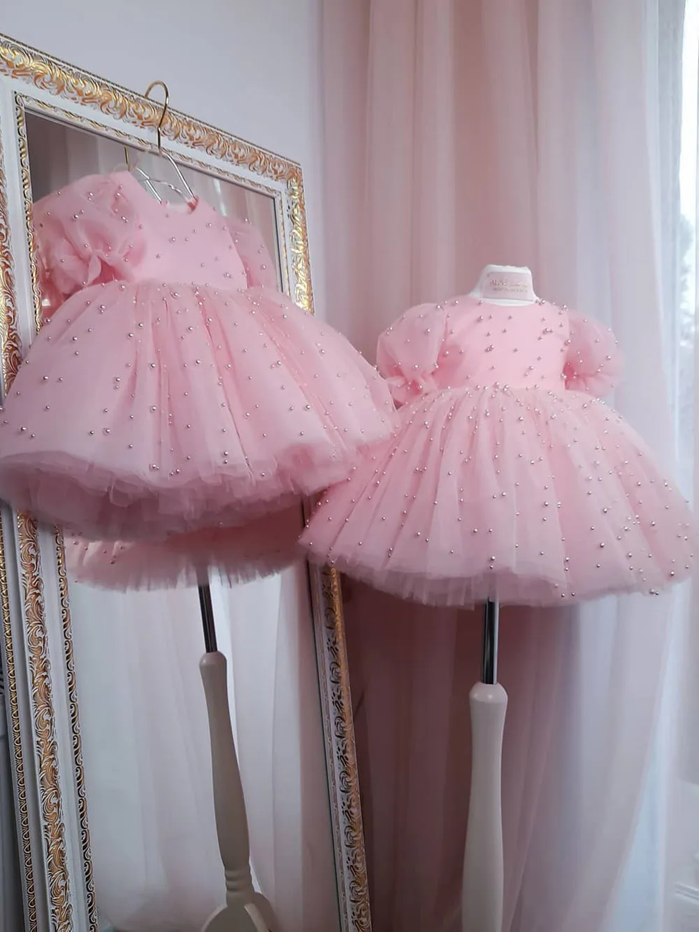 Robes de demoiselle d'honneur roses pour enfants, longueur genou, perles en tulle, nœud de fête d'anniversaire de mariage, robe de Rhpour tout-petits, mignon