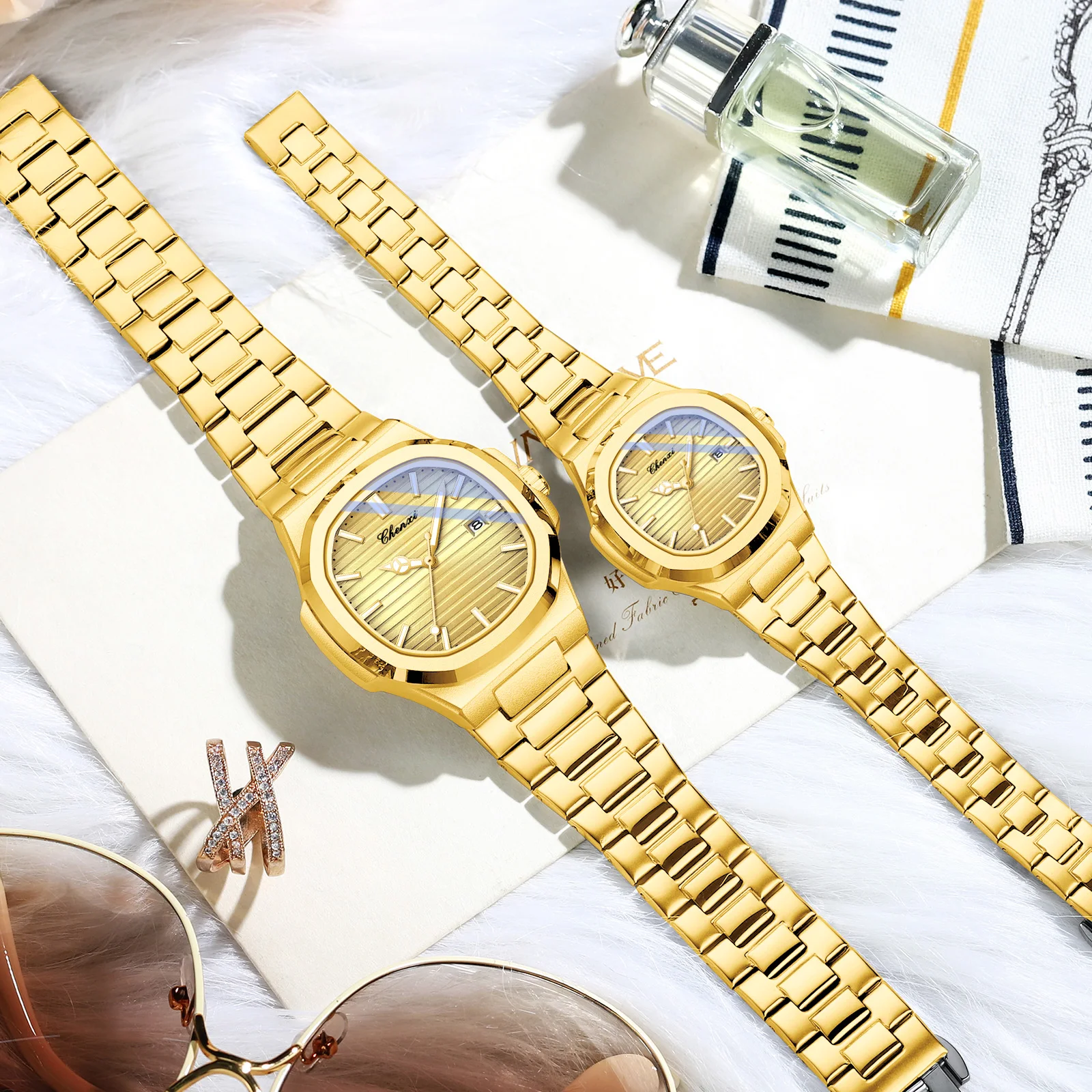 CHENXI Orologi da coppia di lusso Set Moda Data in oro Semplici amanti analogici Orologi al quarzo Orologio in acciaio inossidabile Regalo di anniversario