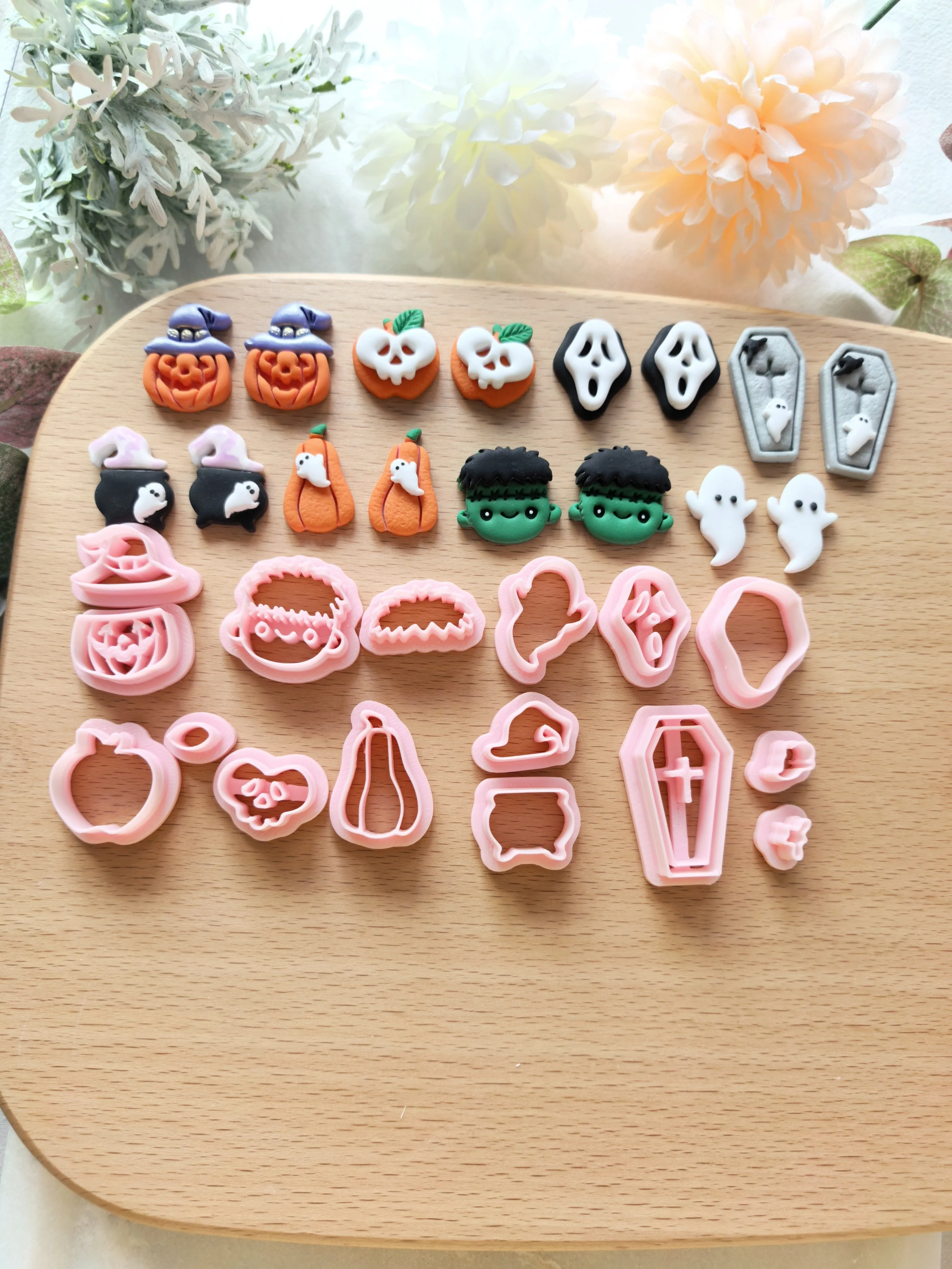 

Halloween Series Mini Polymer Clay Cutter Pumpkin/Ghost/Witch Hat Clay Cutting Molds DIY Earrings Jewelry Making Hand Tools