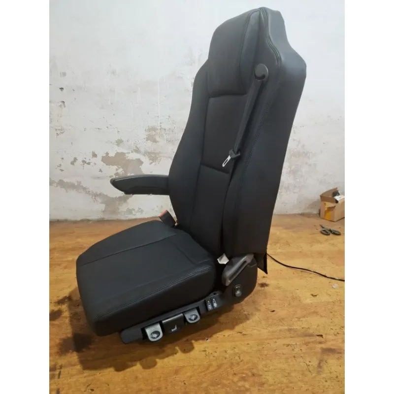 The aviation airbag seat for GM light trucks is suitable for the comfort seat modification of 4.2-meter trucks