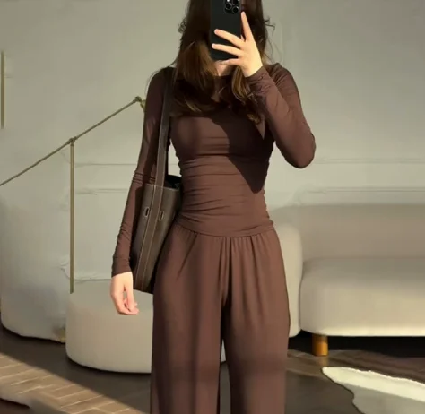 

Solid Color Top Women Set Slim Fit Long Sleeved O-neck Top Pleated Straight Pocket Pants 2025 Spring/summer Vacation Women's Set