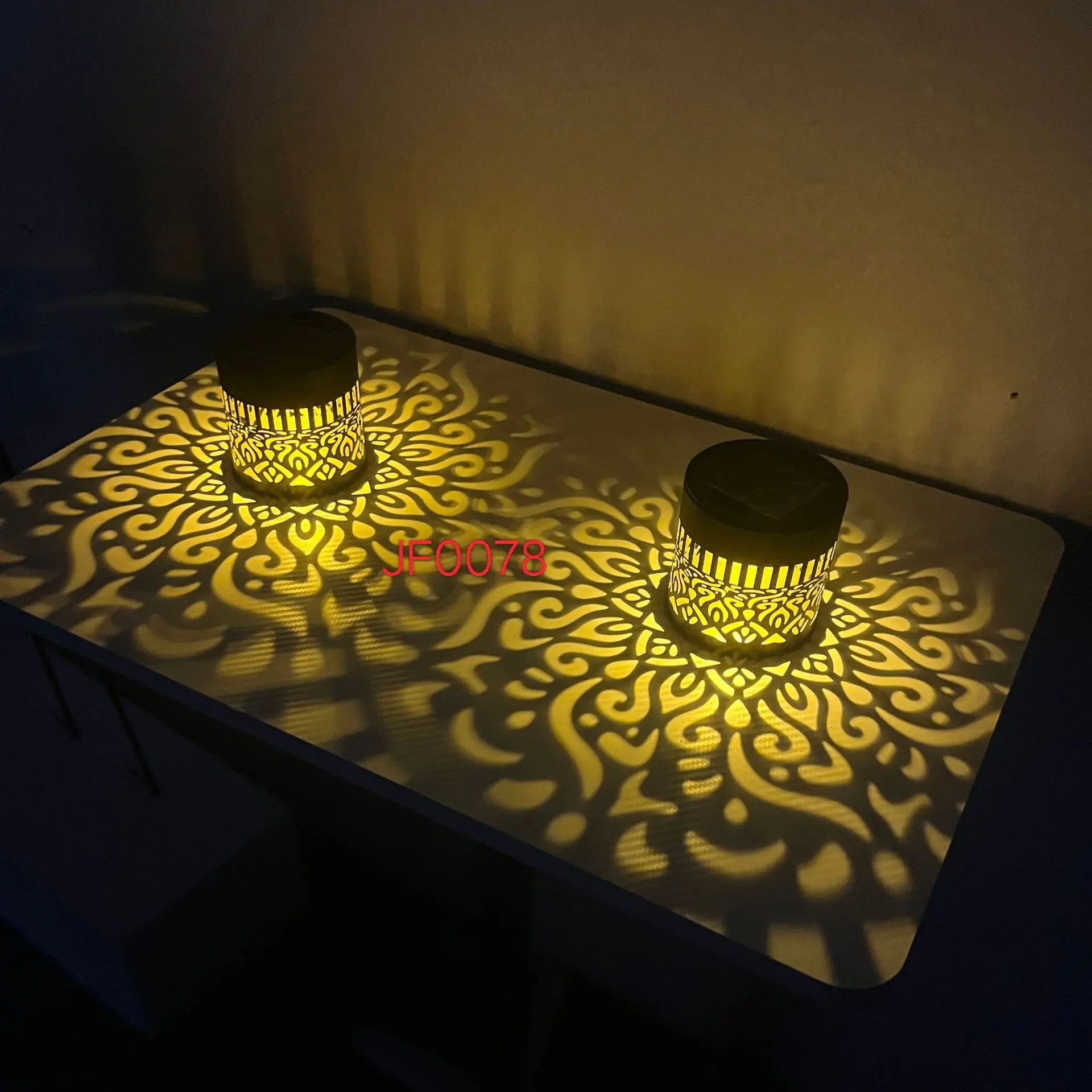 

Светодиодный солнечный светильник IP65, водонепроницаемый, теплый, для наружного освещения: идеально подходит для сада, газона, кемпинга, ступеней, дорожек, двора, ночной подсветки.