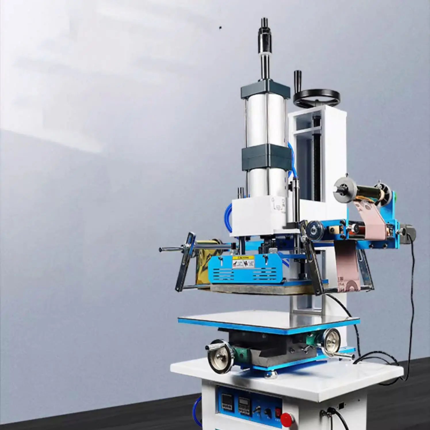 Design High Quality Leather logo Embossed Pneumatic Hot Foil Stamping Machine for Plastic
