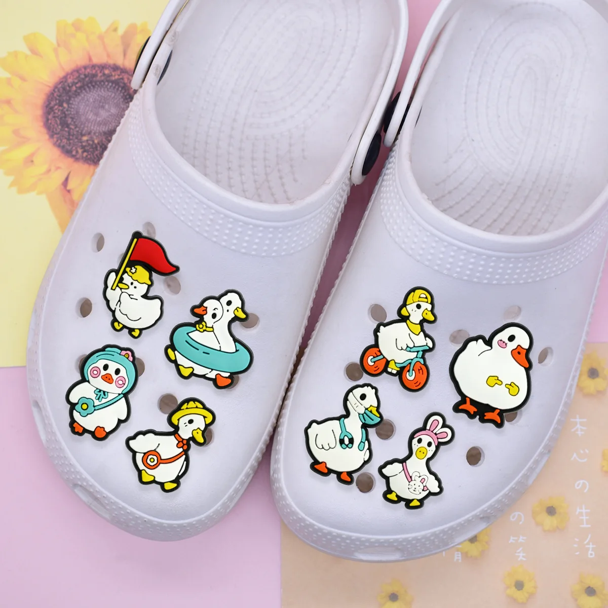 New model Cute Duck Cartoon  DIY accessories PVC Praise Shoe charmas clow for clogs Slides Gift Idea Easy to install Removable