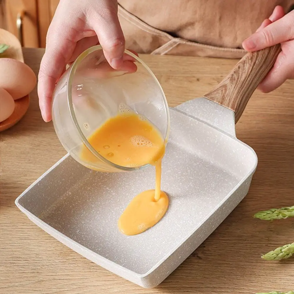 Heat-Resistant Nonstick Flat Pan Flat Surface Japanese Style Omelette Pan Nonstick Coating Wood Handle Griddle Pan Cooker