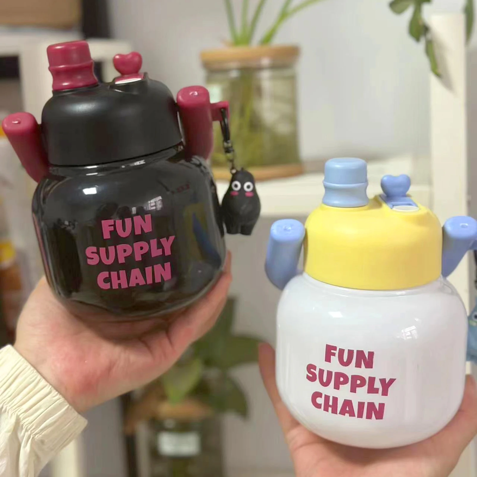 1 قطعة/الوحدة المحمولة البسيطة الغذاء الصف زجاجة ماء بلاستيكية سعة كبيرة طفل بهلوان غلاية كوب بقشة للكاميرا في الهواء الطلق #1