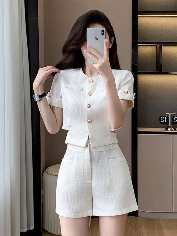 New Fashion Summer White Small Fragrant Two Piece Set Women O Neck Single Breasted Lace Up Slim Crop Top+High Waist Shorts Suit