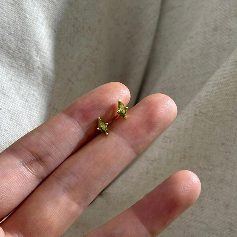 925 Pure Silver Olive Green Stud Earrings Fashionable Exquisite Simple Elegant Sense of Style New Style Earrings for Women
