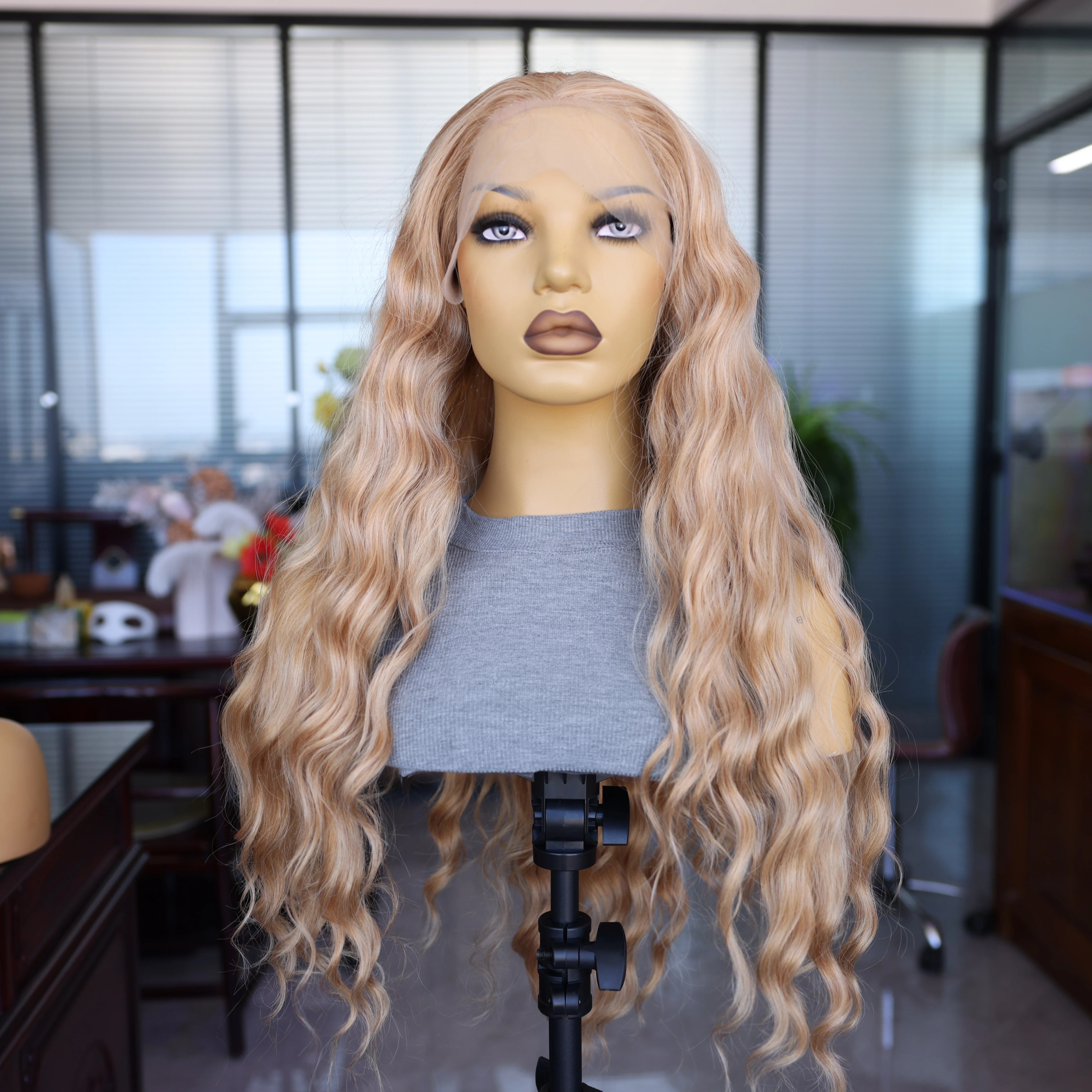 

Honey Brown Synthetic Queen Wig Long Wave Fashion Women's Wig No Glue No Fade Front Lace Mesh Cap Suitable for Party Cosplay