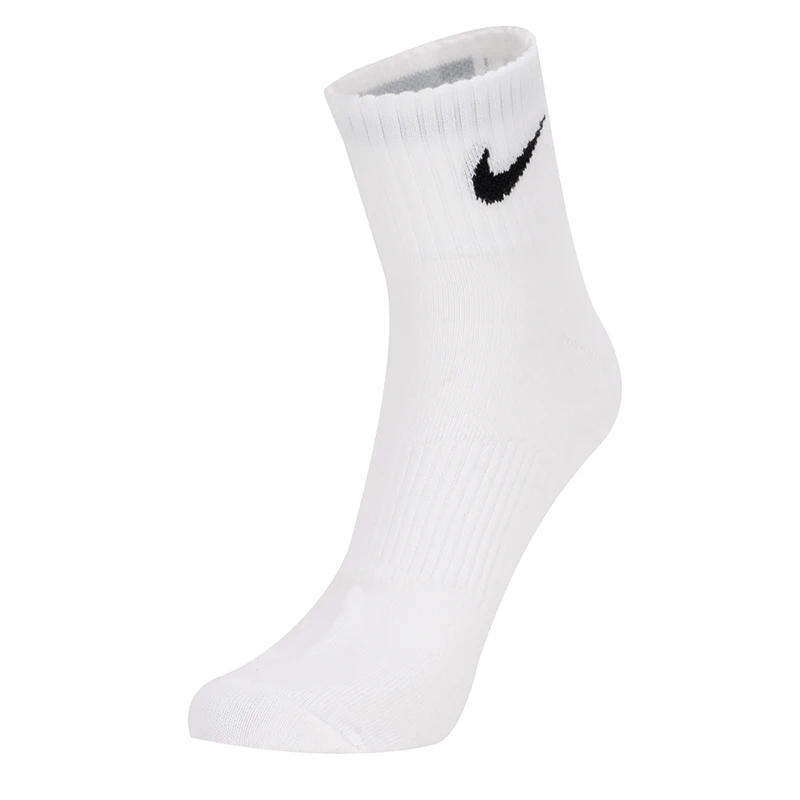 

Nike Three-Pair Pack of Men's and Women's U Nk Ltwt Qt 3Pr Casual Socks Sx4706-101