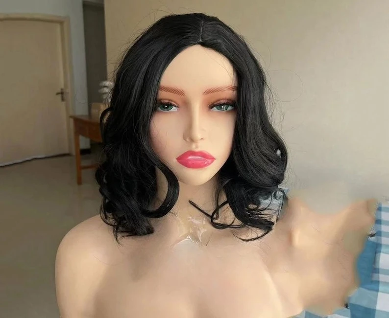 

Game Evil 8 Lady Dimitrescu Wig Short Black Wavy Cosplay Wigs Short Bob Hair Halloween Carnival Party Props Wigs