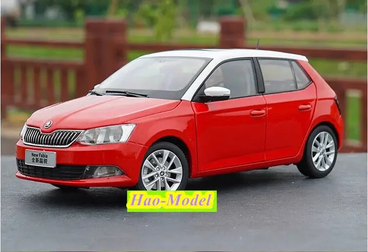 

1/18 For Shanghai Volkswagen Skoda NEW Fabia Alloy Diecast Model Car Toys Boys Birthday Gifts Hobby Display Collection Ornaments