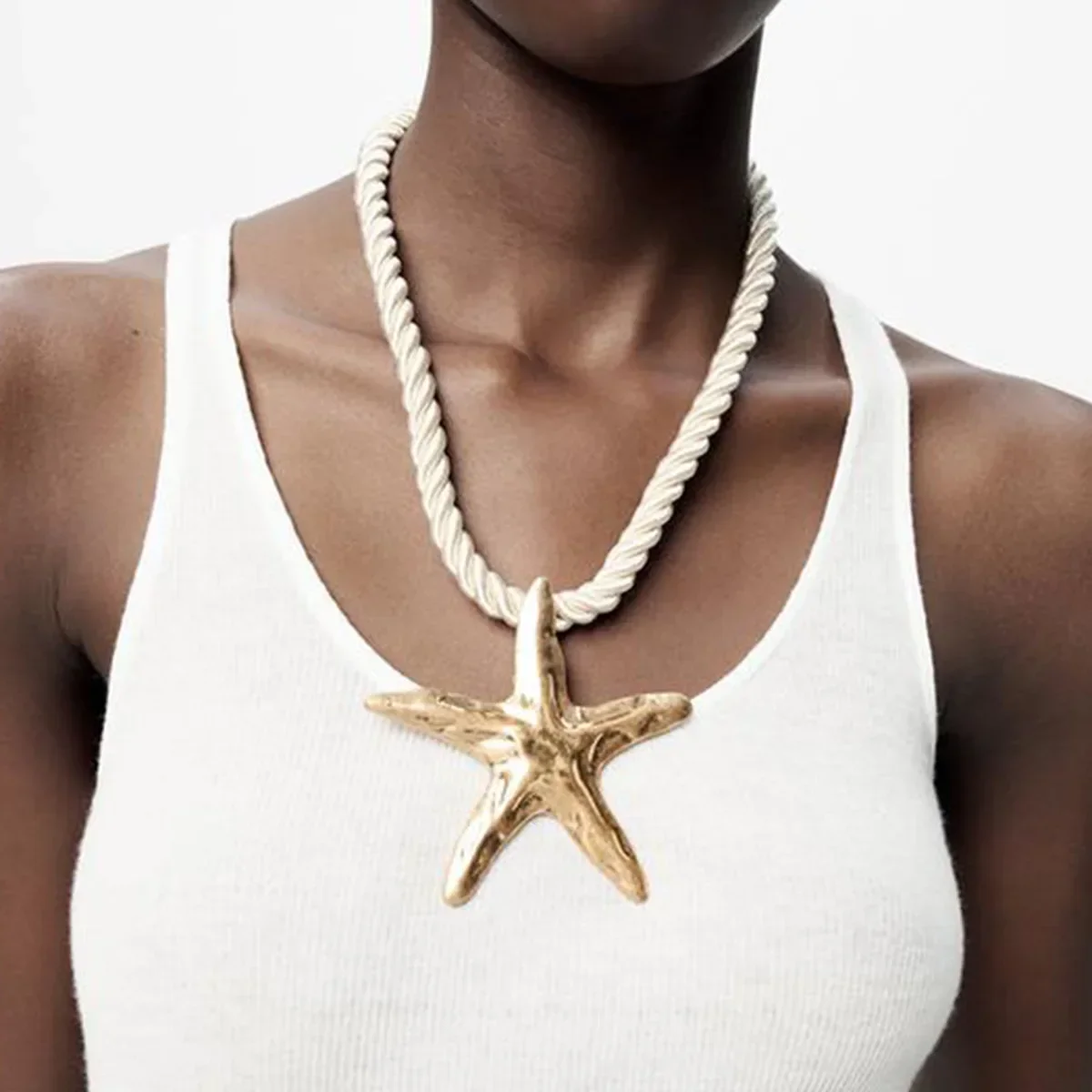 

Classic Popular Beach Starfish Pendant Necklace for Women Retro Fashion Summer Irregular Alloy Clavicle Chain Girls Jewelry