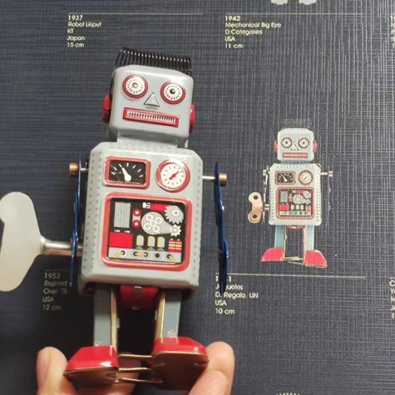 

Repair Worker Robot Wind Up Toy Room Decoration Funny Classic Clockwork Toy Desktop Ornament Metal Tin Model Gift