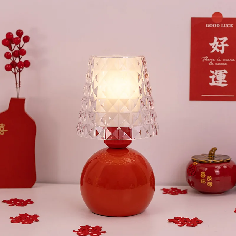 مصباح طاولة لطيف قابل لإعادة الشحن لغرفة النوم بجانب السرير