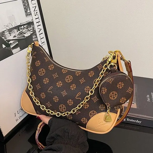 

2025 SummerPopular Fashion One Shoulder ObliqueCroissant Cross European and American Style Chain Women's Bag Casual Underarm Bag