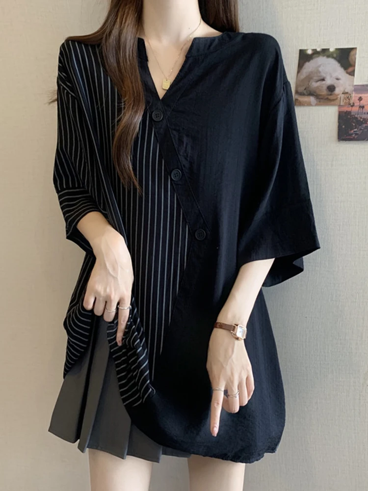 

Summer 2026 Women's V-ne ort Sve Striped Patchwork irt plus Size Conceals Belly Faionable T-irt Korean Sle
