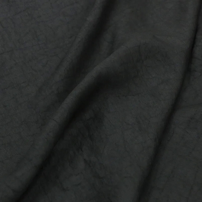 실크 플레인 새틴에 크랙 패턴이 있는 무형문화유산 샹윤사 원단은 치파오 의류에 사용됩니다.