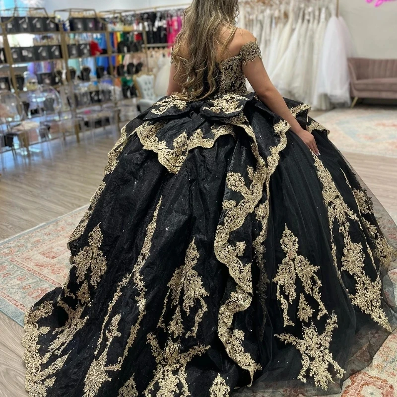 

Luxury Black Sweetheart Ball Gown Quinceanera Dresses 2024 Gold Appliques Beads Sweet 15 16 Birthday Party Formal Wear Pageant