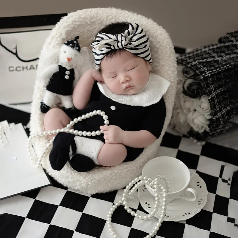 Baby Girl Newborn Photoshoot Outfits Small Fragrance Theme Style Clothing Rabbit Doll Sunglasses Gift Box Photography Props