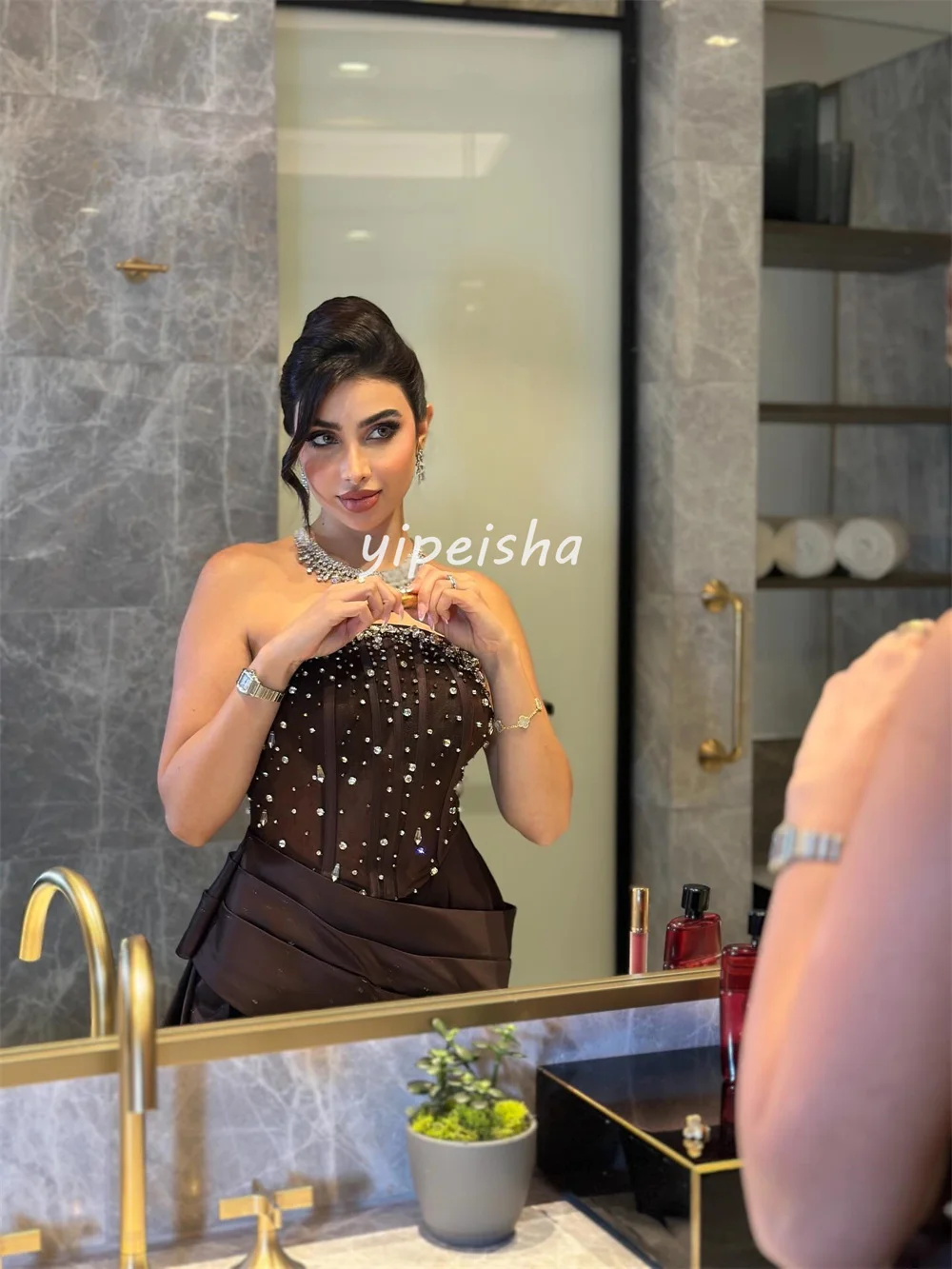 カスタムメイドのキラキラ輝くマッチングジャージーラインストーン付きスパンコールドレープマーメイドストラップレスロングドレス、オーダーメイドの特別な機会用ドレス、フォーマルドレス