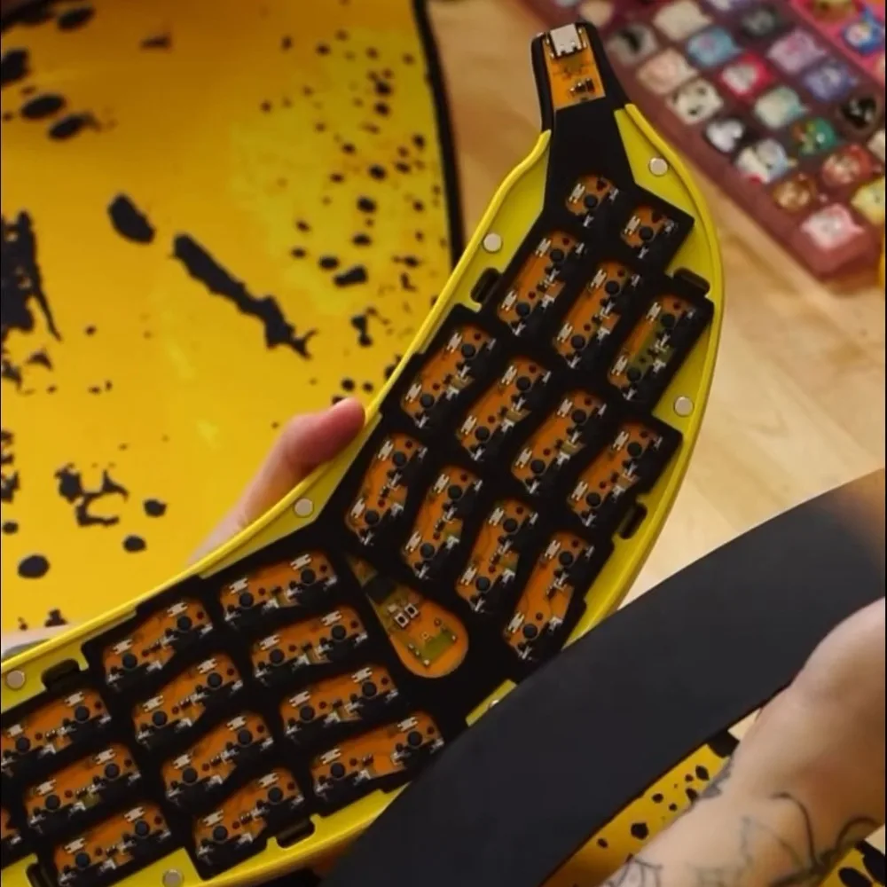 مجموعة لوحة المفاتيح الميكانيكية RGBKD Banana Alice سلكية من النوع C قابلة للتخصيص لتقوم بها بنفسك بيئة العمل لوحة مفاتيح ميكانيكية للألعاب المكتبية